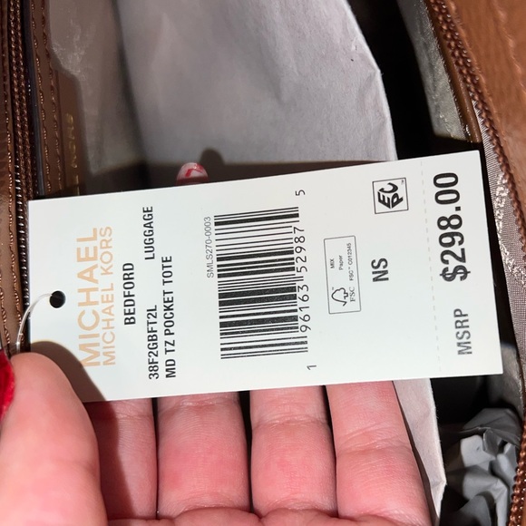 Michael Kors Bedford purse - Picture 14 of 17